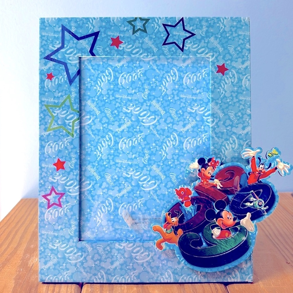 Walt Disney World Pixar 2009 Mickey & Friends Themed Fun Photo Blue Frame 5X7 !
